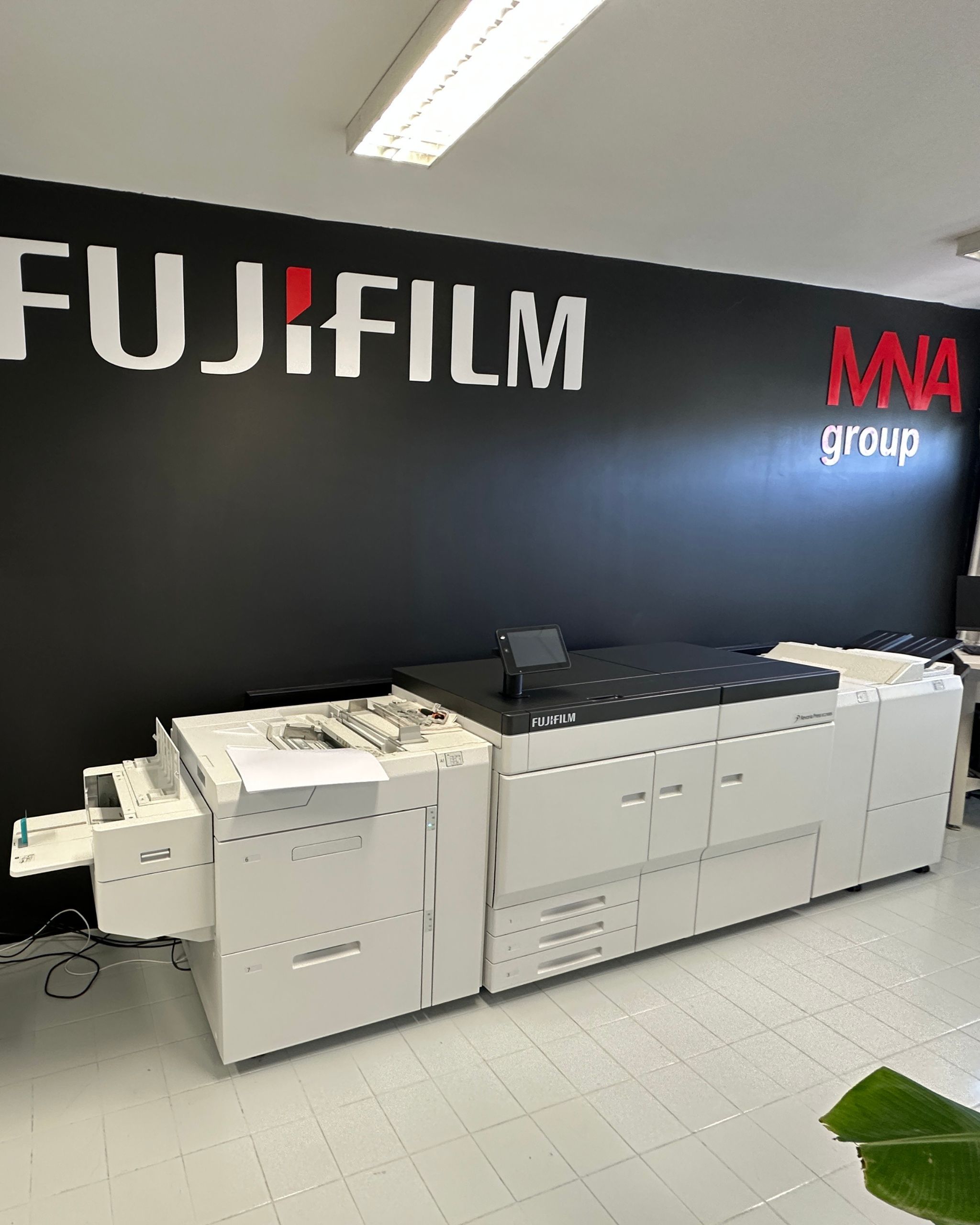 A FUJIFILM Revoria Press EC2100 gépcsalád konfigurációja az MNA Group bemutatótermében